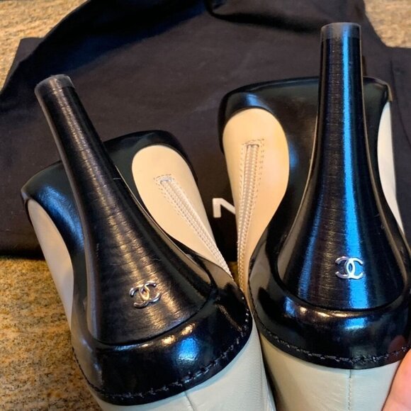 CHANEL NEW Open Toe Leather Ankle Boot Bootie Black & Tan CC Logo EU 38 US 7-7.5 - Picture 6 of 12